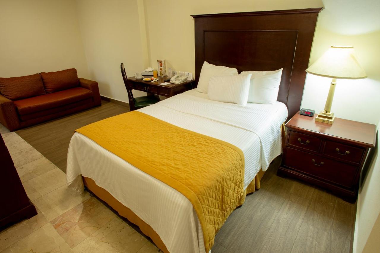 Hotel Plaza Calzada Monterrey Exteriér fotografie