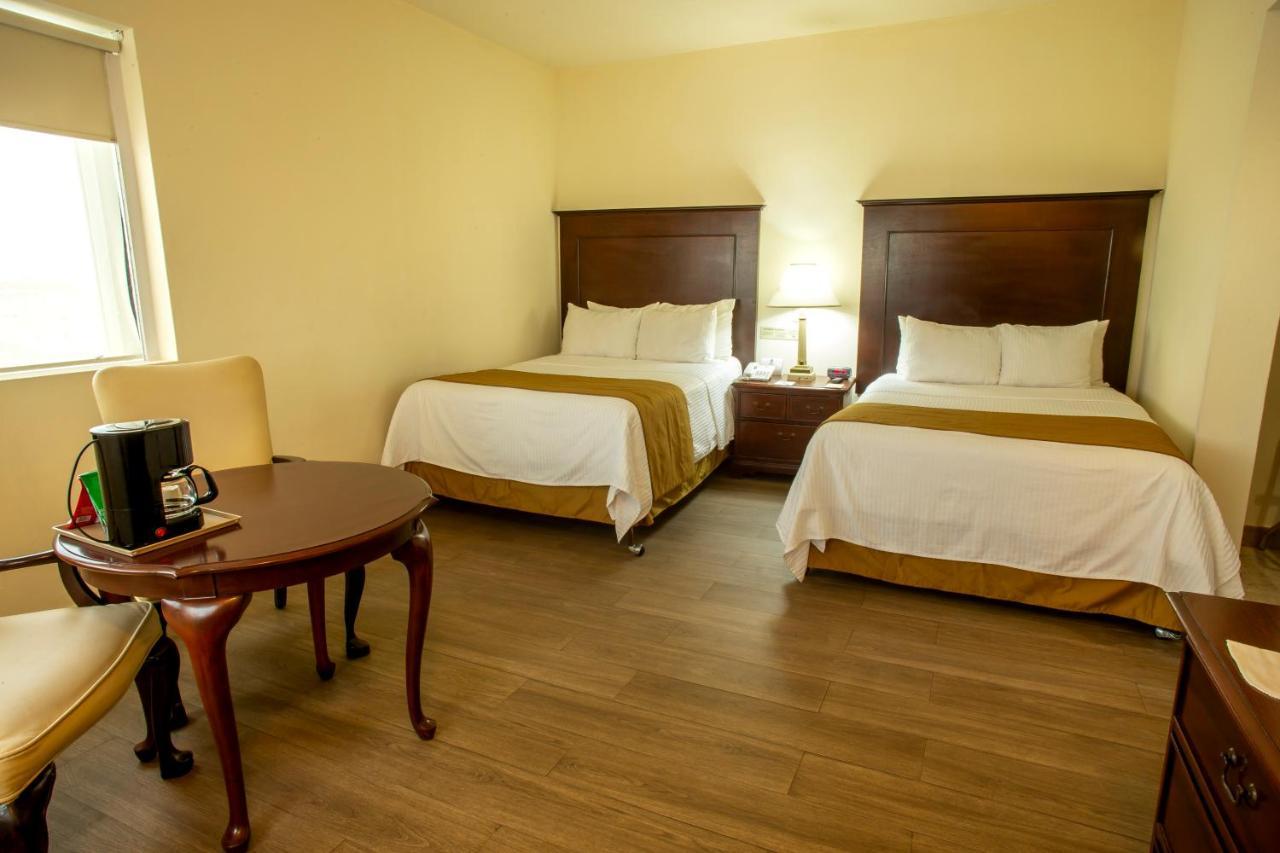 Hotel Plaza Calzada Monterrey Exteriér fotografie