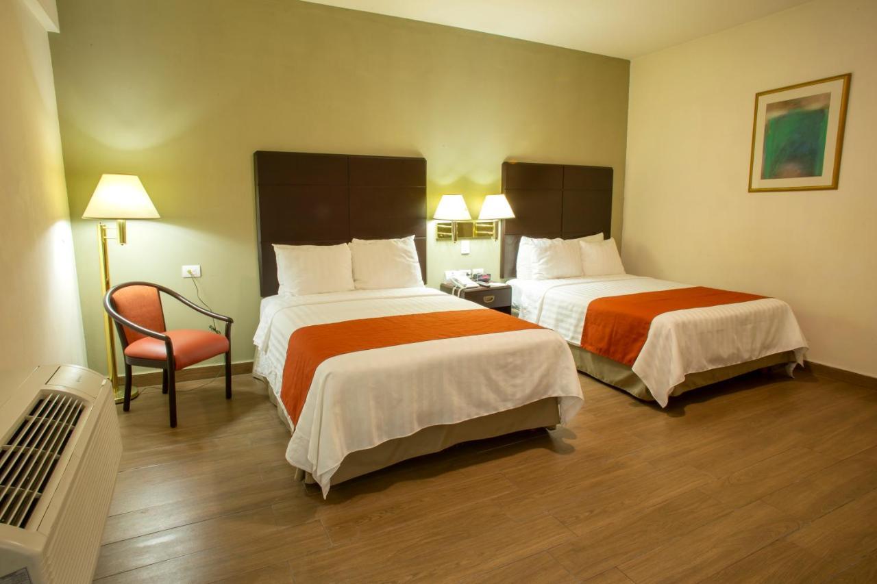 Hotel Plaza Calzada Monterrey Exteriér fotografie
